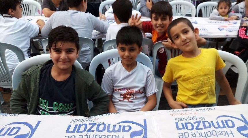 Kağıthaneli &Ccedil;ocuklar Geleneksel İftar Buluşmasında Bir Araya Geldi