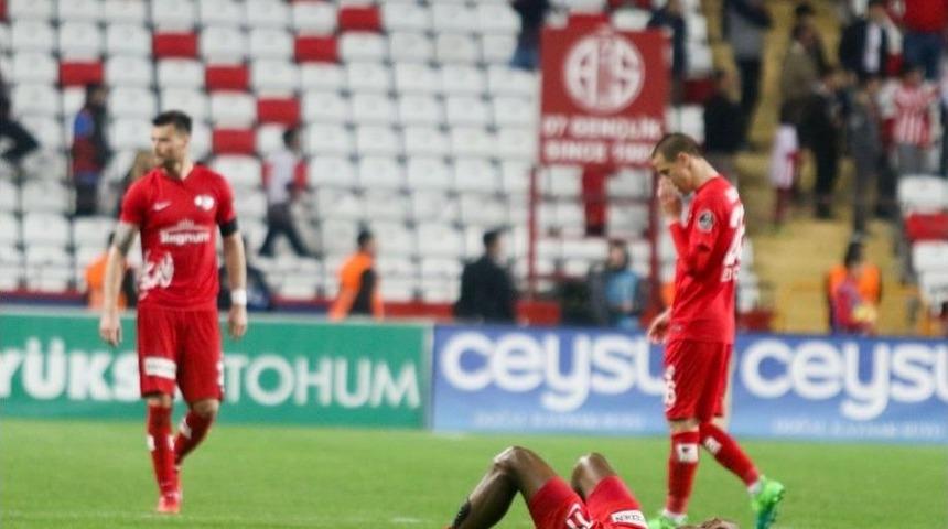 Antalyaspor, En &Ccedil;ok Kart G&ouml;ren 4. Takım Oldu