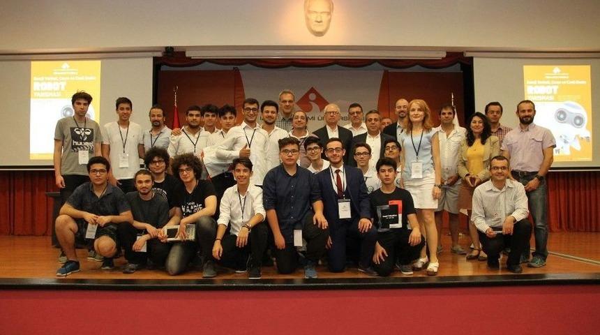 Gen&ccedil;ler Robot Tasarımlarıyla Şaşırttı