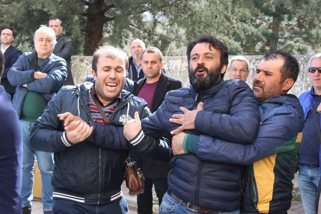 Aileler Feryatlar İ&ccedil;inde Cenazeleri Morgdan Aldı