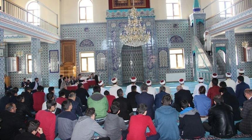 Gen&ccedil; Hatipler Hutbe Okuma B&ouml;lge Yarışması Erzurum&rsquo;da Yapıldı