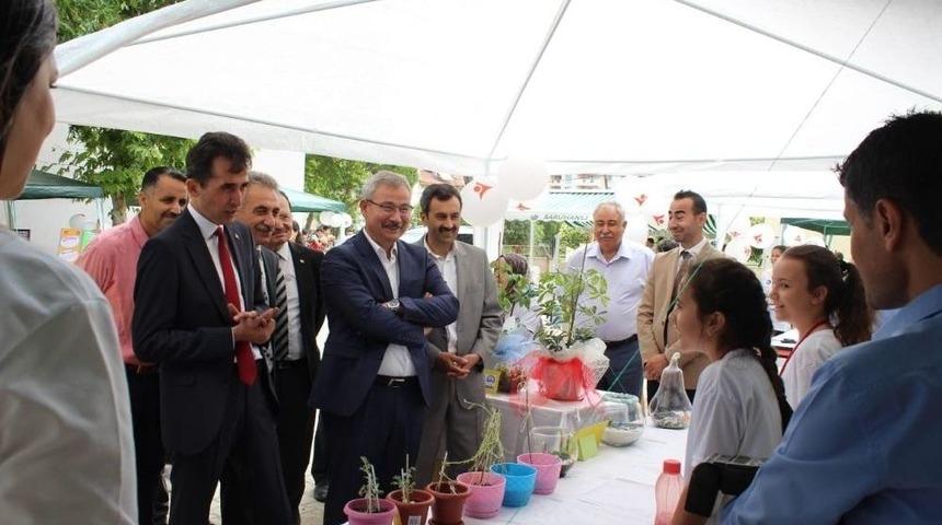 Saruhanlı&rsquo;da &rsquo;4006 T&uuml;bitak Bilim Fuarı&rsquo; A&ccedil;ıldı