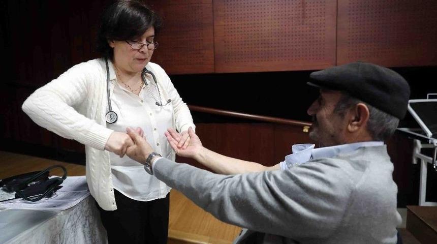 65 Yaş &Uuml;st&uuml; Yaşlılara Sağlık Kontrol&uuml;