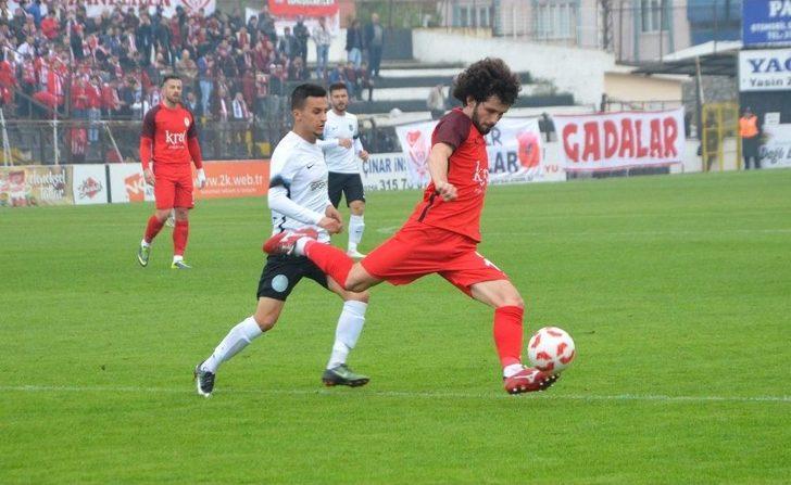 Tff 2. Lig: Nazilli Belediyespor: 1 Gümüşhanespor: 2 G4