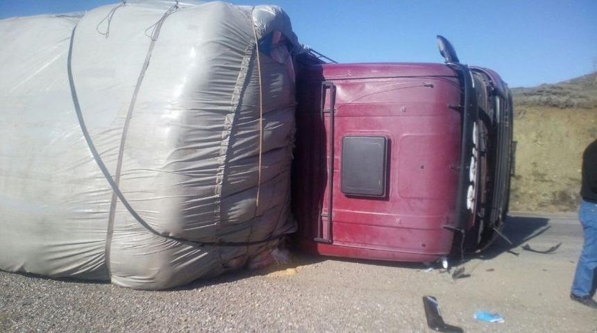 Tunceli&rsquo;de Trafik Kazası: 2 Yaralı