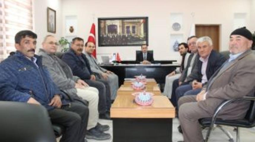 Kaymakam Karataş, Mehmet&ccedil;iğe Bağış Yapan K&ouml;ylerin Muhtarlarına Teşekk&uuml;r Etti