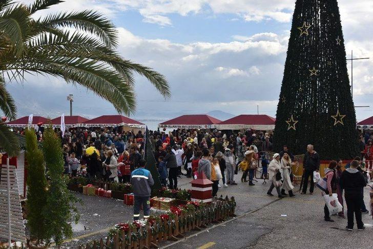 Noel Pazarındaki Dostluk Ve Hoşgörü Dünyaya Bir Kez Daha Örnek Oldu G3