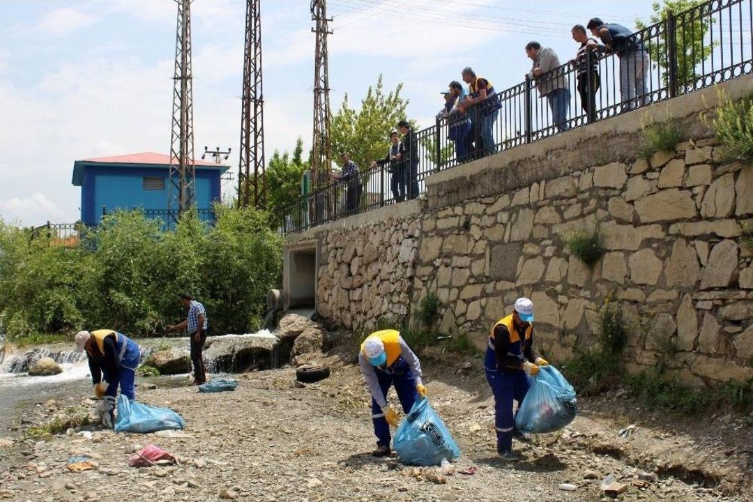 Tuşba Belediyesinden İnci Kefali İ&ccedil;in Temizlik &Ccedil;alışması