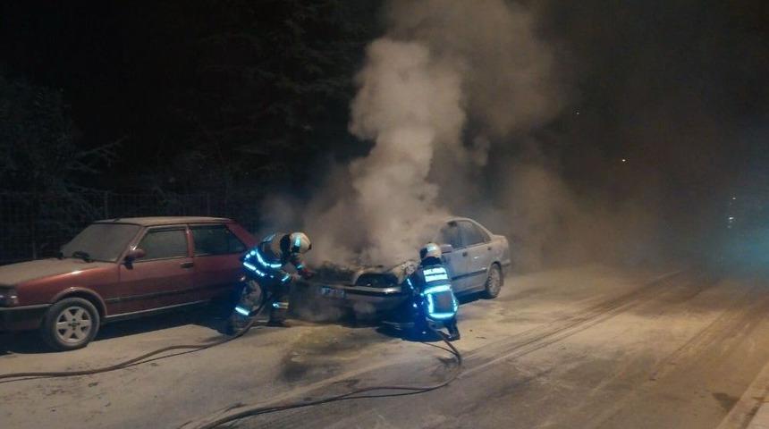 Seyir Halindeki Araç Alev Aldı