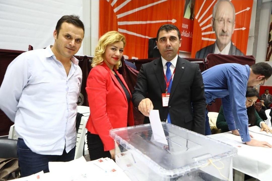 Bayraklı&rsquo;da Coşkulu Kongre