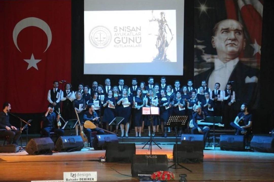 K&uuml;tahyalı Avukatlar Koro Kurup Konser Verdi
