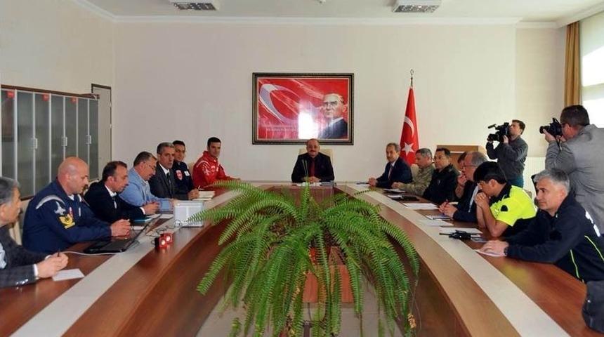T&uuml;rk Yıldızları Akşehir Semalarında G&ouml;steri Yapacak