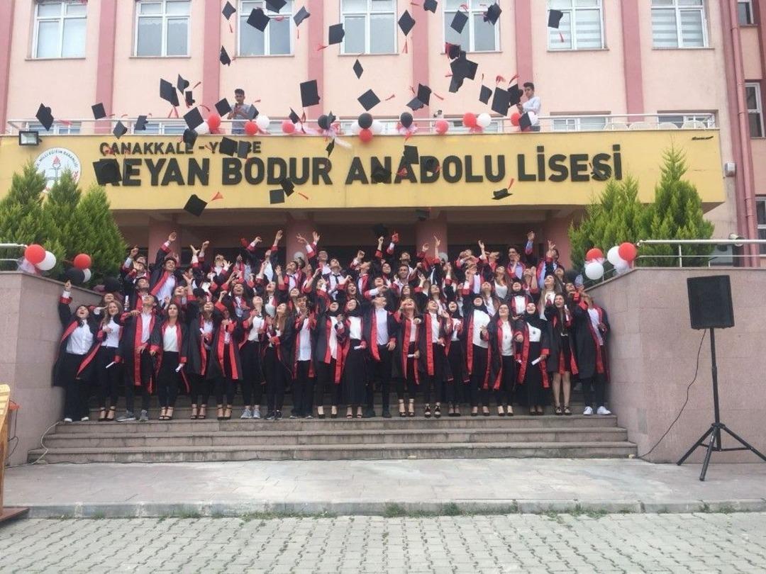Yenice Reyan Bodur Anadolu Lisesi 10&rsquo;uncu Mezunlarını Verdi