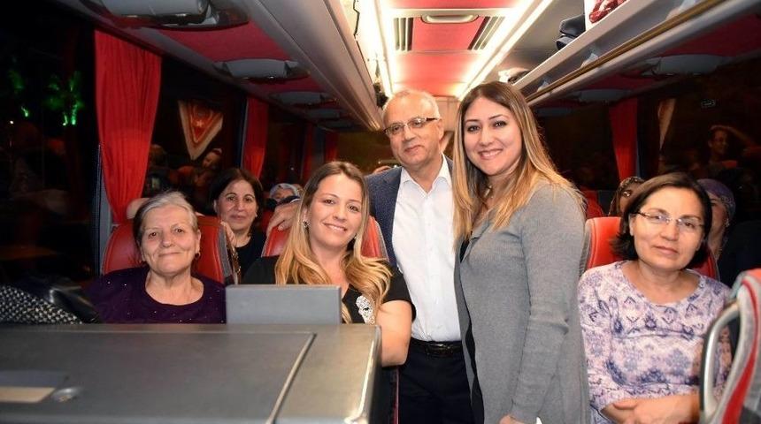 Salihlili Kadınlar &Ccedil;anakkale&rsquo;ye Uğurlandı