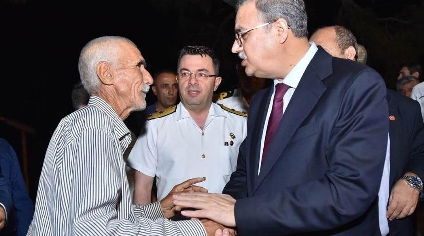 Vali Su’dan Şehit Ailesine Taziye Ziyareti