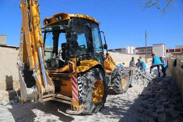 Eyyübiye Kırsalında Yol Yapım Çalışmaları Devam Ediyor