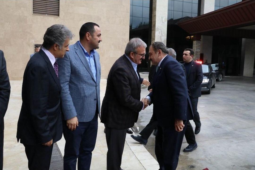 Bakan Eroğlu: &ldquo;ceviz, Badem, Zeytin, Ke&ccedil;i Boynuzu Ormanını 38 Adet Eylem Planıyla Y&uuml;r&uuml;t&uuml;yoruz"