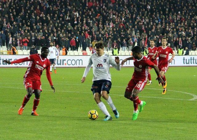 Süper Lig: Dg Sivasspor: 1 - Medipol Başakşehir: (maç Sonucu)