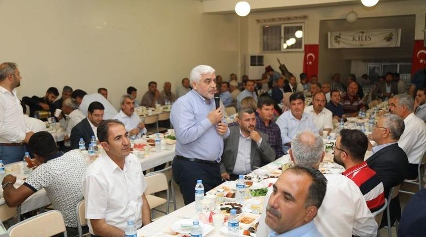 Ak Partililer Muhtarlarla İftarda Bir Araya Geldi