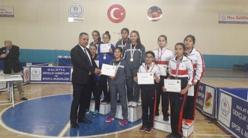 Masa Tenisi Grup M&uuml;sabakaları Tamamlandı