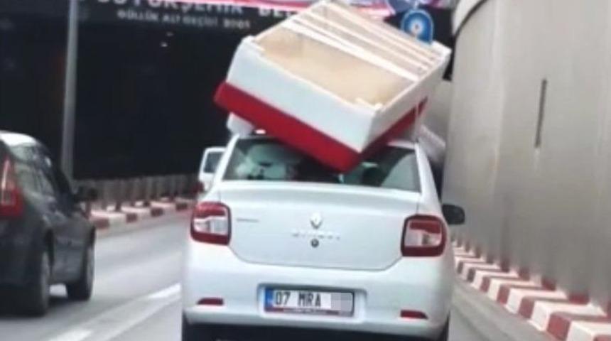 Otomobil Tavanında Bazalı Yatak Taşıdı