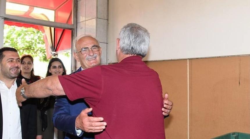 Yılmaz: &ldquo;laf Değil Hizmet &Uuml;reteceğiz&rdquo;