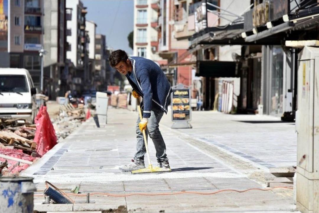 Atat&uuml;rk Caddesi&rsquo;nde Prestij &Ccedil;alışmaları Hız Kesmiyor
