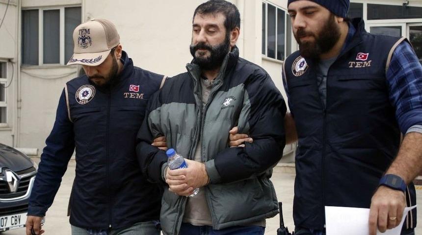 Fet&ouml;&rsquo;den G&ouml;zaltına Alınan Eski Kaymakam Tutuklandı