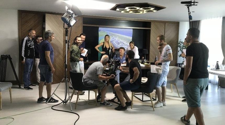 &Uuml;nl&uuml; İsimler İzmir&rsquo;de Buluşacak