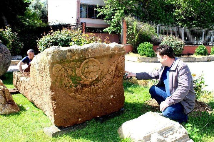 Boğa Başlı 1700 Yıllık Lahit Bulundu G2