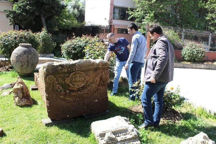 Boğa Başlı 1700 Yıllık Lahit Bulundu G3