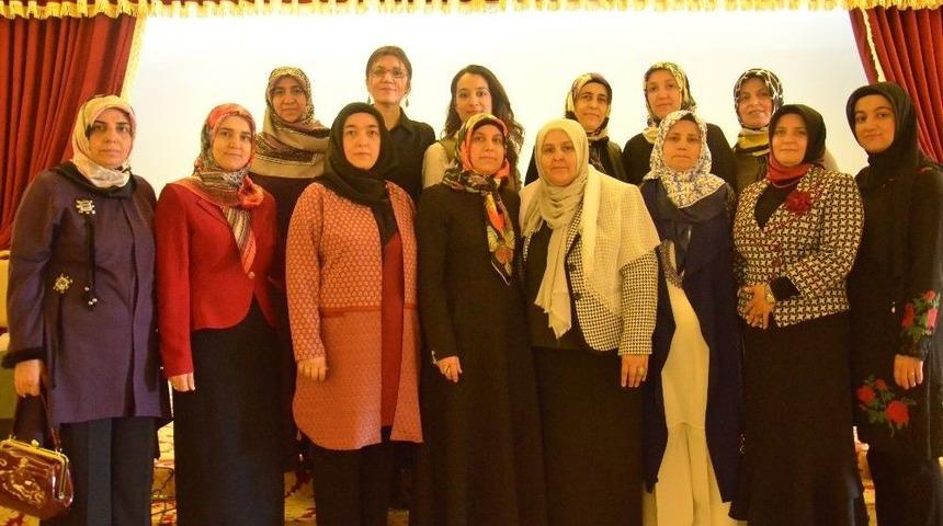 Sendikacılıkta ‘kadının Yeri Ve Önemi’ Konulu Toplantı Yapıldı