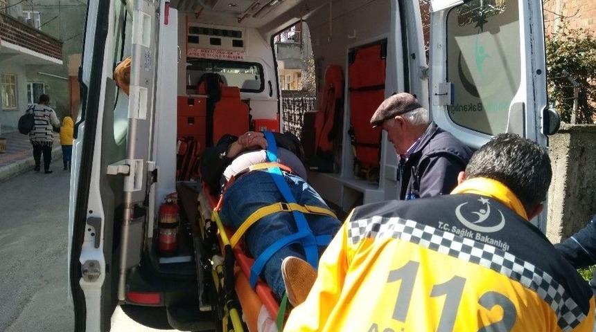 Kamyonet İle Motosiklet Çarpıştı: 1 Yaralı