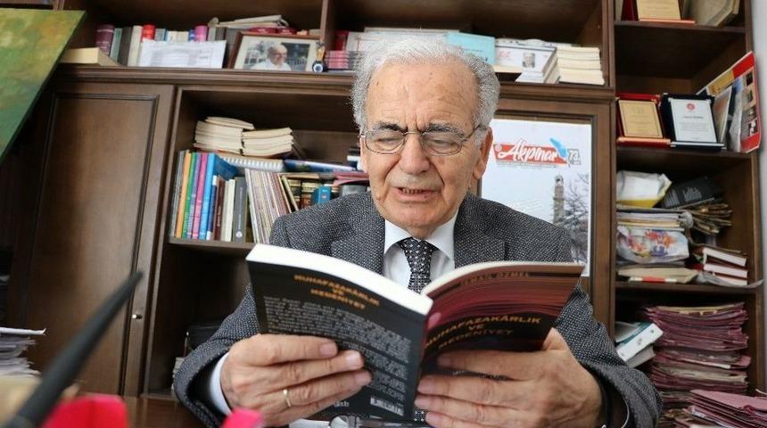 88 Yaşındaki Niğdeli Yazarın 30’cu Kitabı Yayınlandı