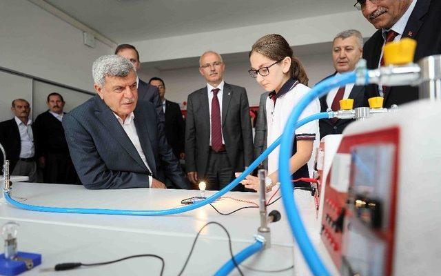 Başkan Karaosmanoğlu, Fen Laboratuvarının Açılışını Gerçekleştirdi