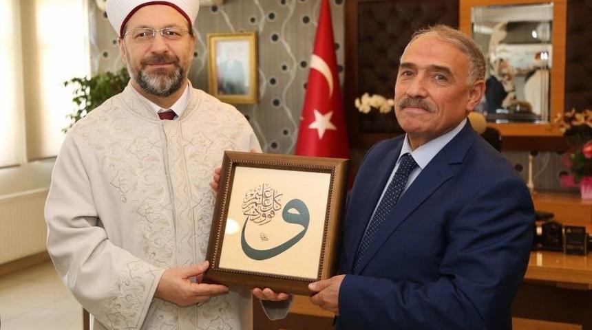 Diyanet İşleri Başkanı Prof. Dr. Erbaş, Niğde Belediye Başkanı &Ouml;zkan&rsquo;ı Ziyaret Etti