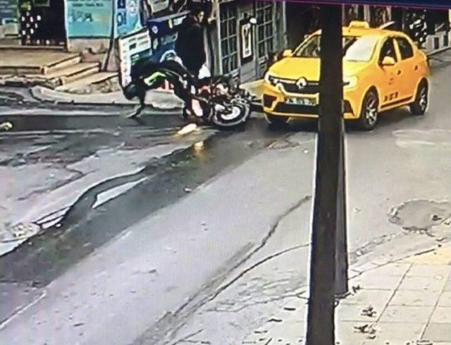 (özel Haber) Şişli’de Ticari Taksi Motosikletliye Böyle Çarptı