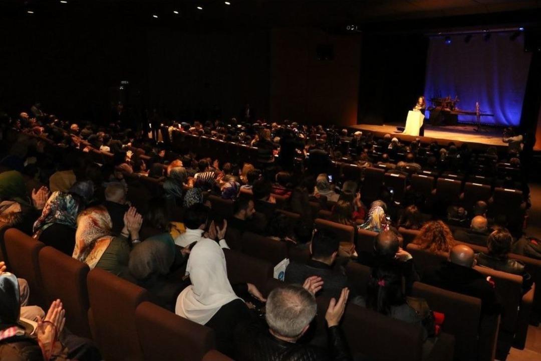 Ey&uuml;psultan&rsquo;da "milli M&uuml;cadelenin Cesur Ve Kayıp Kadınları&rdquo; Galası Yapıldı