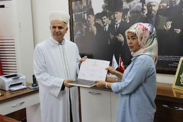 Taylandlı Kadınlar Müslüman Oldu G4