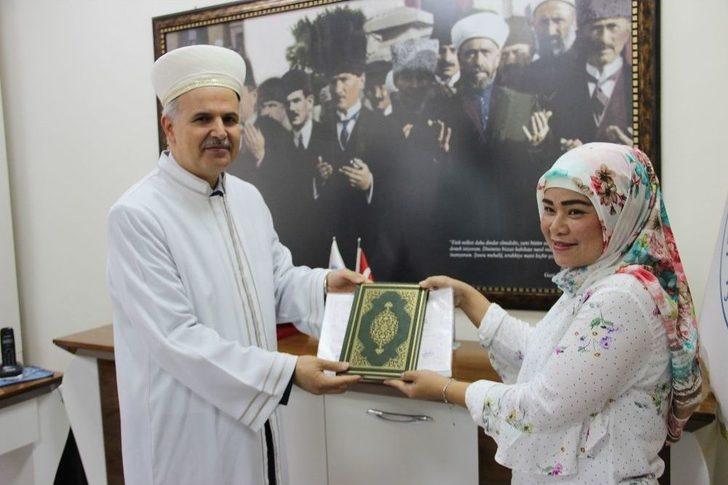 Taylandlı Kadınlar Müslüman Oldu G5