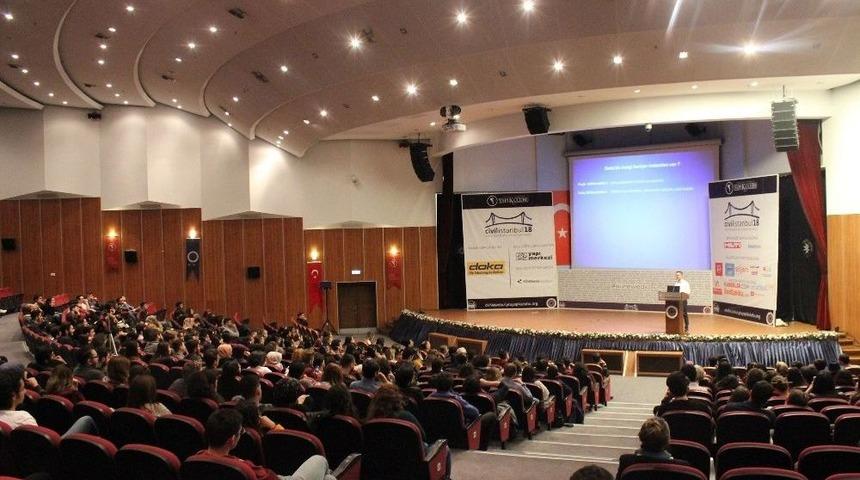 Doka, Kariyer G&uuml;nlerinde &Uuml;niversite &Ouml;ğrencilerine Deneyimini Aktardı