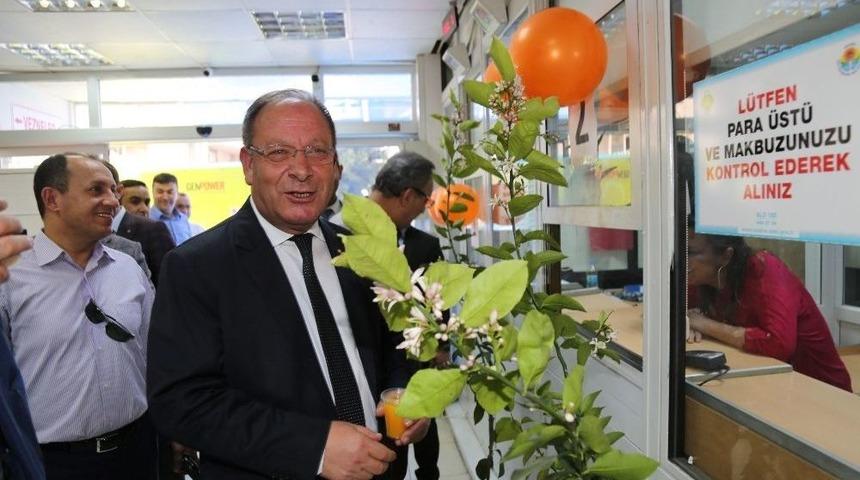 Opruk&ccedil;u, Vatandaşlara Portakal Suyu İkram Etti