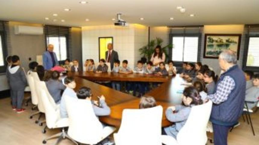 İlkokul &Ouml;ğrencilerine Yerel Y&ouml;netimler Dersi