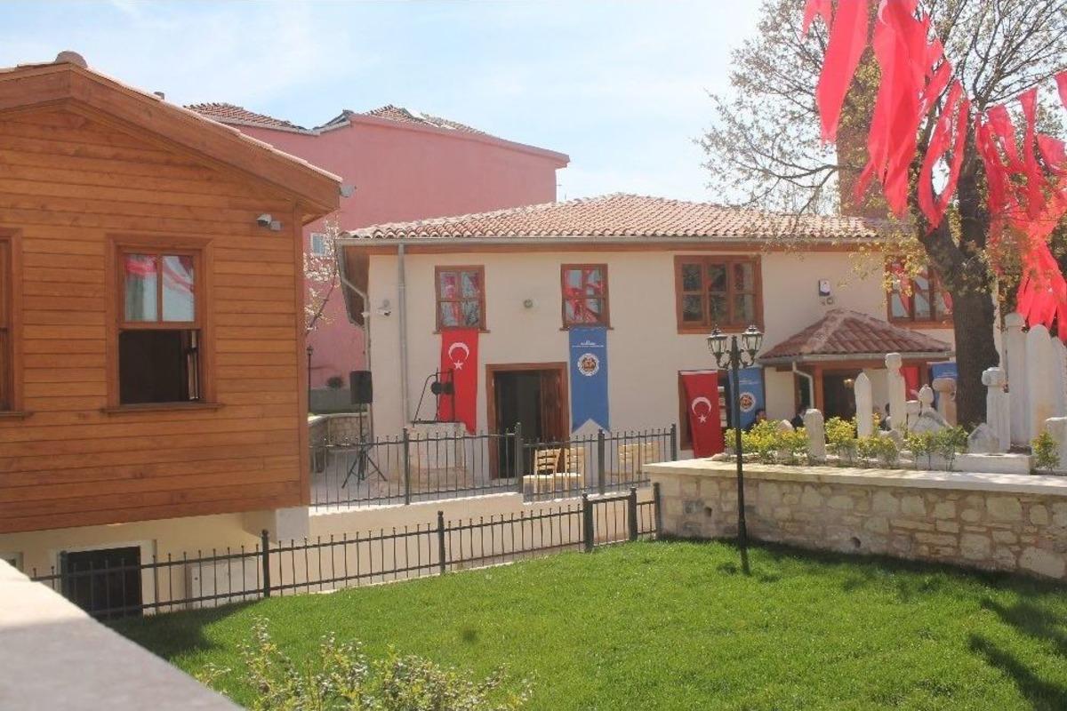 Restorasyonu Tamamlanan Hacı H&uuml;srev Camii İbadete A&ccedil;ıldı