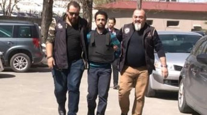 Karlov Suikast&ccedil;isinin "abi"si Adliyeye Sevk Edildi