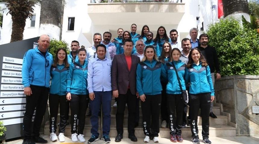 Yalıkavak Spor Bayan Hentbol Takımı S&uuml;per Lig Yolunda