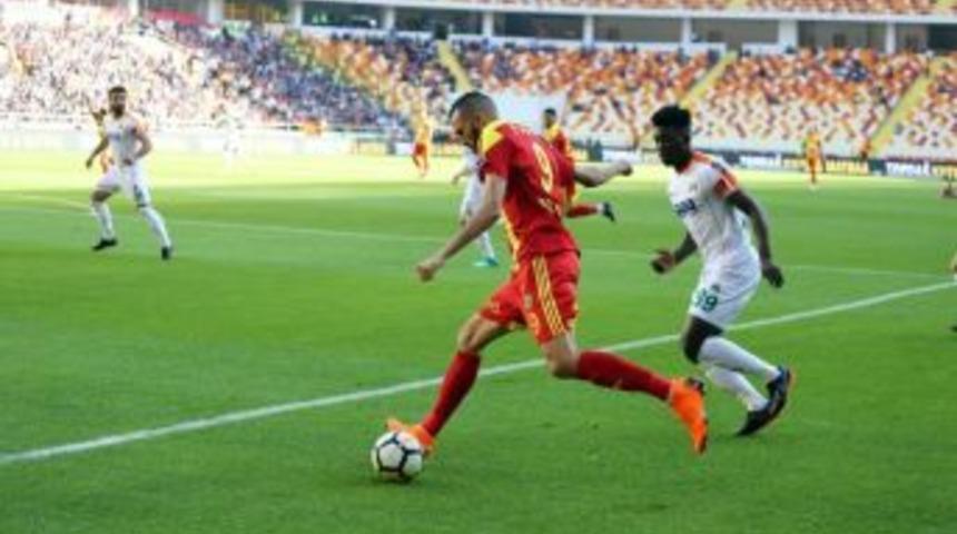 Evkur Yeni Malatyaspor&rsquo;da 4 Futbolcuya Transfer Teklifi