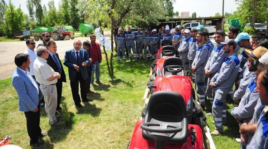 Rekt&ouml;r Battal&rsquo;dan Personele Sertifika