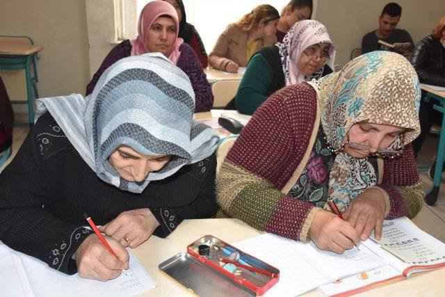 Gaziantep’te 3 Bin 716 Kişi Okuma-yazma Öğrendi