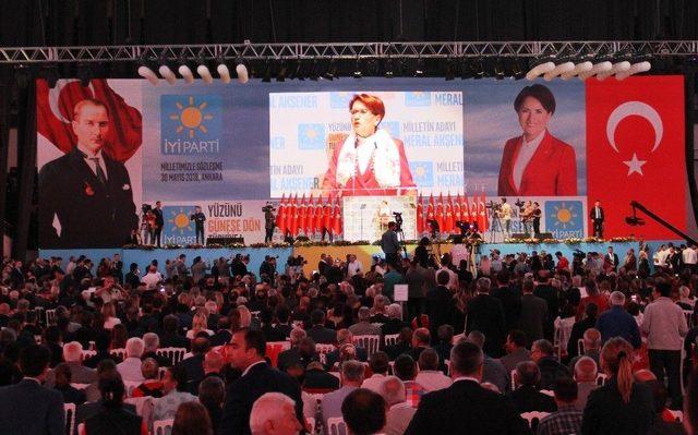 Akşener Beyanname Açıkladı, Partililer Uyudu